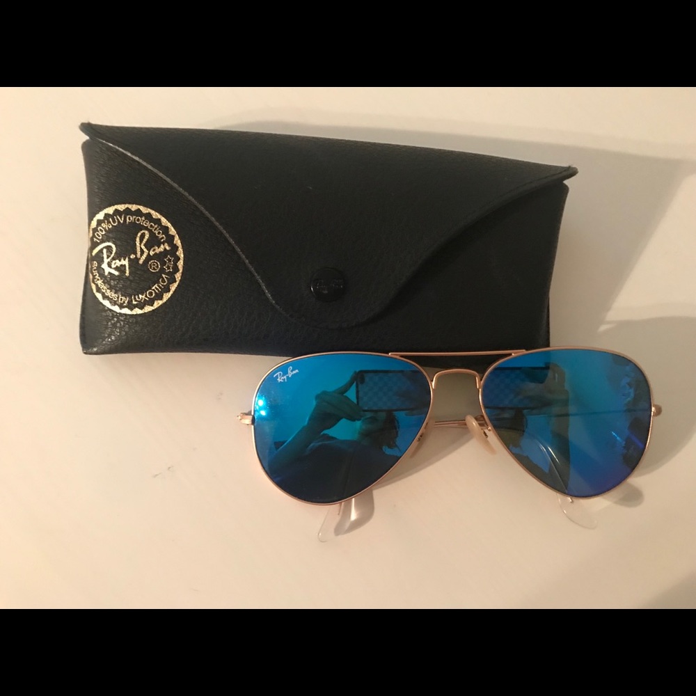 Blue aviator raybans